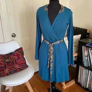 Vfish so rap long sleeve pocket dress M NWT